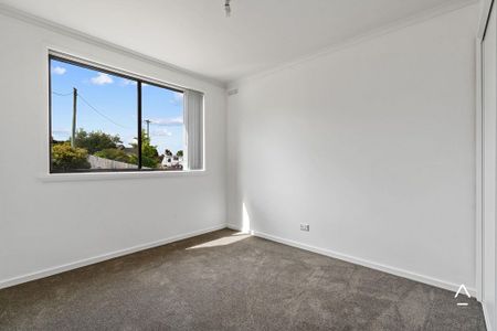 For Lease: Renovated 2-Bedroom Home in Newnham, Tasmania - Photo 2