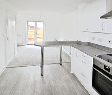 2 bedroom terraced house to rent - Photo 2