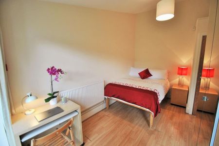 10 bedroom house to rent - Photo 4