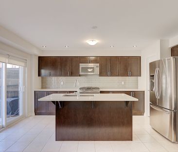 For Lease - 409 Switchgrass Street, Oakville, Ontario - Photo 5