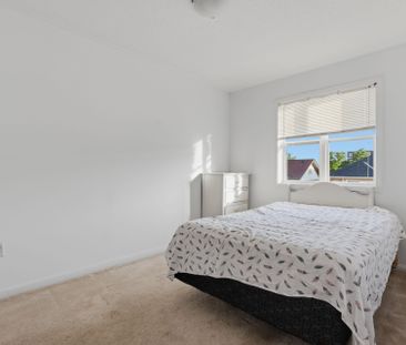 For Lease - 3086 Stornoway Circle, Oakville, Ontario - Photo 5