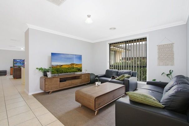 Modern Family Living in a Quiet, Convenient Thurgoona Location - Photo 1