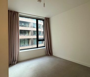 2 Bed Flat, Wood Crescent, W12 - Photo 4