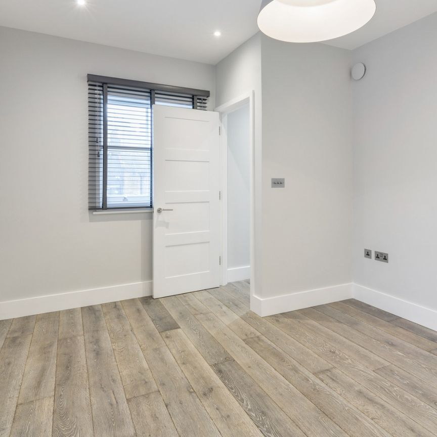 2 Bedroom Flat, Rupert Court, London, Greater London, W1D - Photo 1