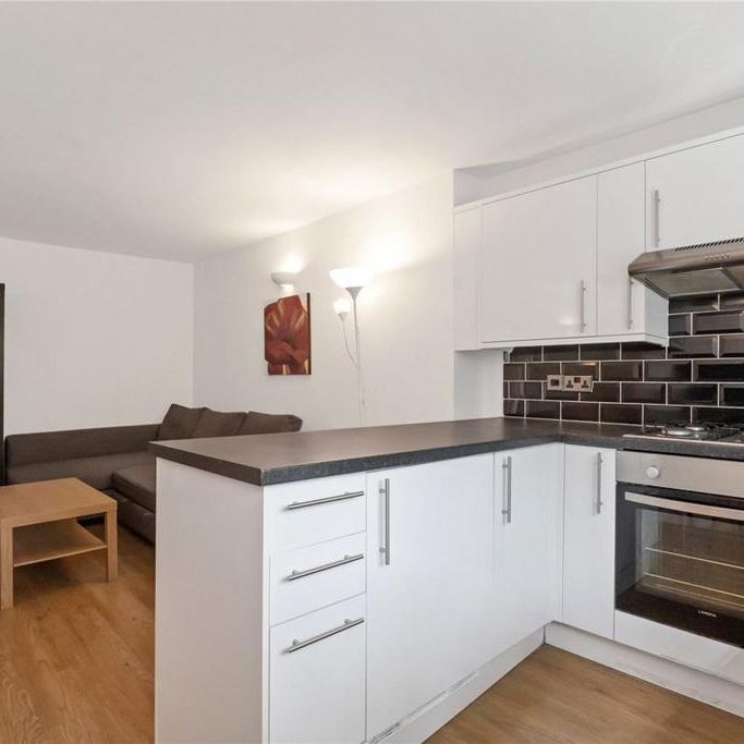 1 bedroom flat to rent - Photo 1