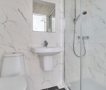 3 bedroom apartment to rent - Photo 6