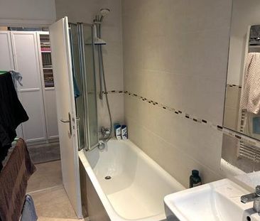 Helles, möbliertes WG-Zimmer an der Münchner Freiheit - Photo 3