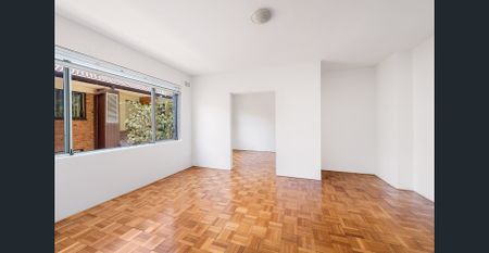 ** BRIGHT AND SUNNY ** - Photo 5