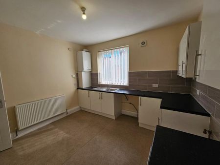 2 bedroom flat to rent - Photo 4