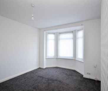 3 bedroom flat to rent - Photo 3