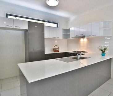 Spacious 3 Bedroom Townhouse in Brighton - Photo 3