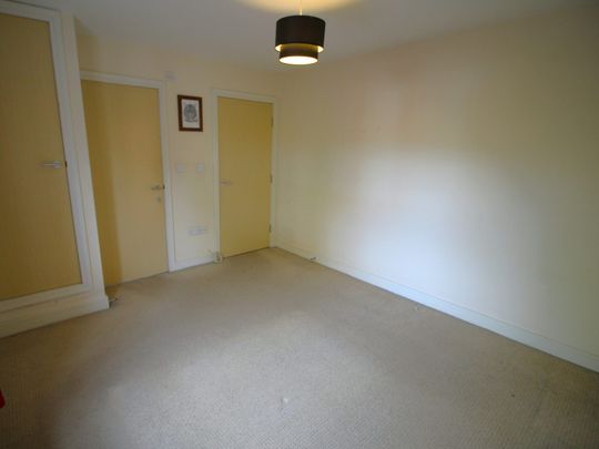 Flat to rent on - Photo 1