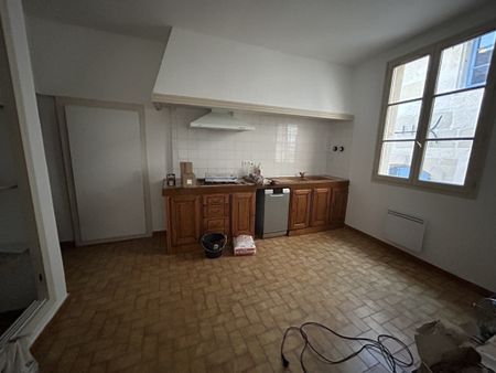 SOMMIERES CENTRE PIETONS - Loft de 78.48m² au 2ème étage - Photo 5