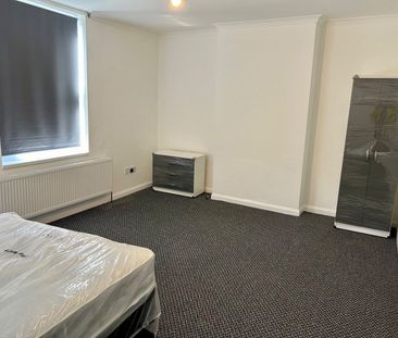 Room in a Shared House, Chestnut Road, B13 - Photo 3