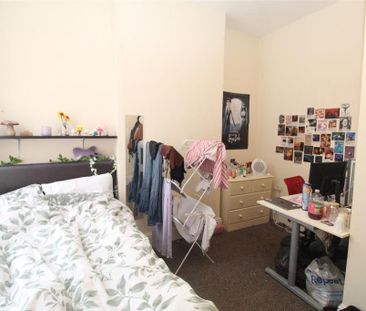 8 bedroom private hall to rent - Photo 3