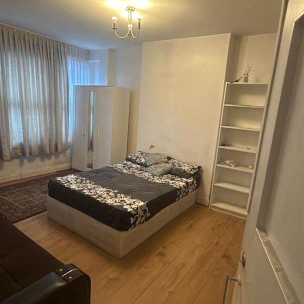 Philip Lane, London N15 - Photo 1