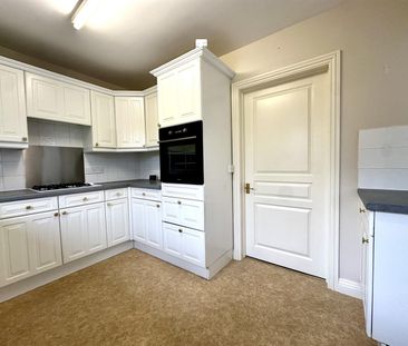 Lypiatt Road, Corsham, SN13 - Photo 5