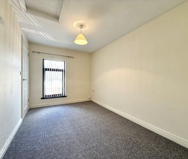 108 Low Road, Lisburn, BT27 4TN - Photo 3