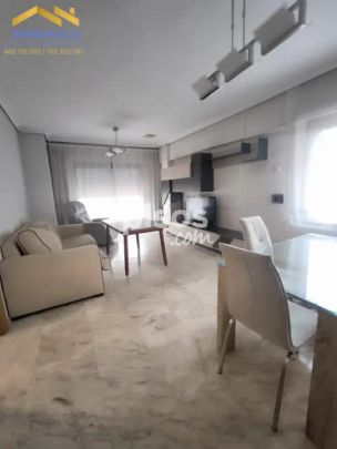 Piso en alquiler en Centro - Foto 1