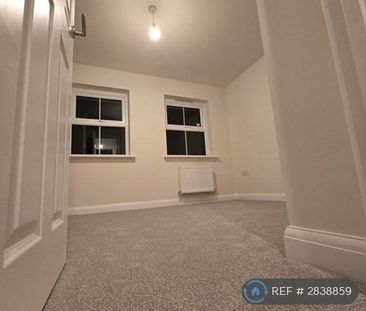 2 bedroom semi-detached house to rent - Photo 2