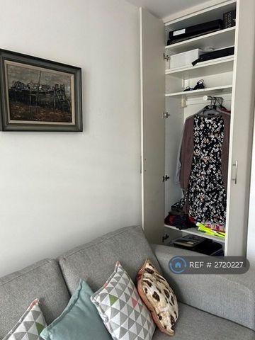 1 bedroom in a house share to rent - Photo 3