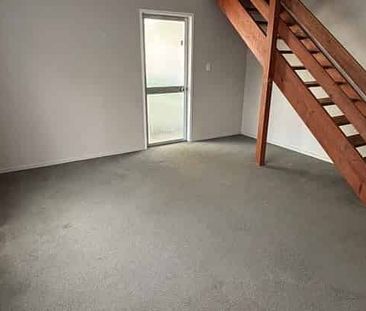 Tidy 2 Bdrm upstairs living with poss 3rd below - Photo 4