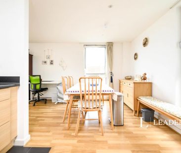 2 bedroom flat to rent - Photo 3