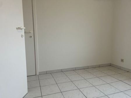 Centraal Gelegen 1 slaapkamerappartement met ruim terras en garage - Foto 5