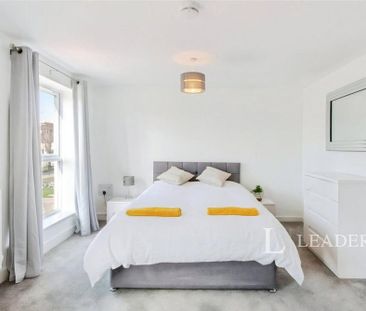 1 bedroom in a house share to rent - Photo 2