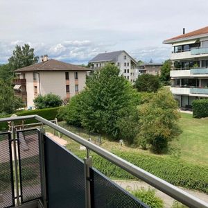 Nice 2 room apartment renovated ideally located in the center of the village - Photo 2