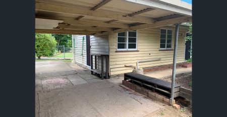 Charming Nambour Unit! - Photo 2