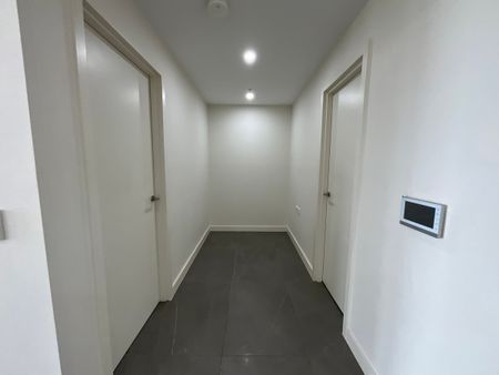 Condition as NEW designer apartments - 2 Bed 2 Bath 1 Car - Photo 2