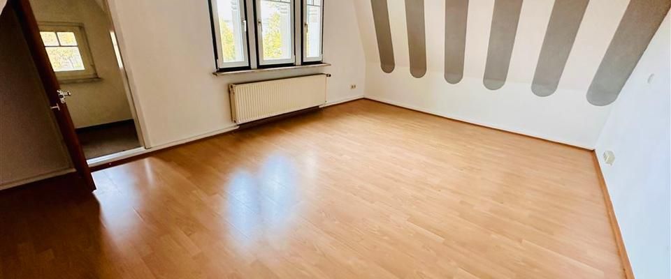 Stadtzentrum: JugendstilStadtVilla: DG Wohnung mit Aufzug und Garage, EBK, Sofort frei - Foto 1