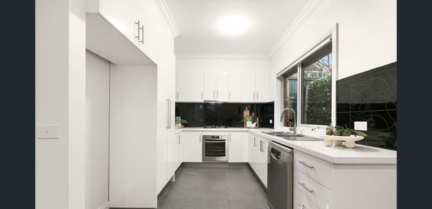 3/9 Weir Street, Balwyn - Photo 1