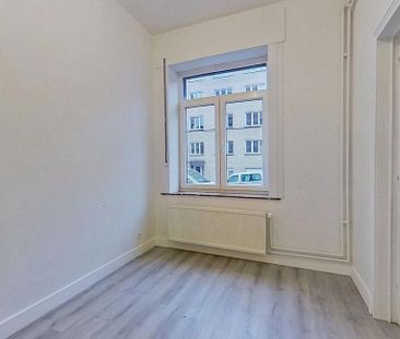 Appartement te huur in Etterbeek voor € 950 met 2 slaapkamers - Photo 5