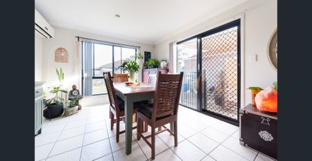 BEAUTIFUL FAMILY HOME CALLING FOR YOU! - Photo 4