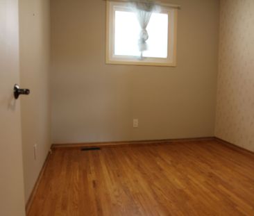 For Lease - 3121 Victoria Street, Oakville, Ontario - Photo 4