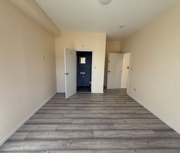 Room in a Shared House, Hindes Road, HA1 - Photo 4
