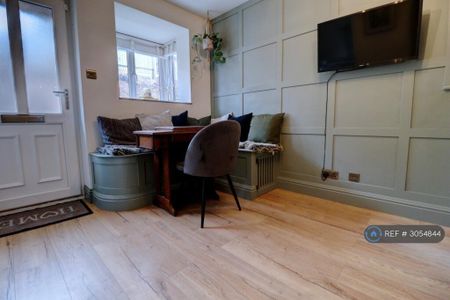 1 bedroom semi-detached house to rent - Photo 3