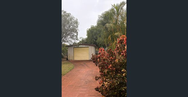 For Lease – 3 Bedroom Home in the Heart of Warwick - Photo 1