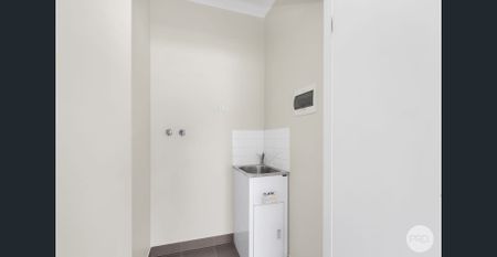 4 BEDROOM HOME IN PRIME CENTRAL LOCATION - Photo 3