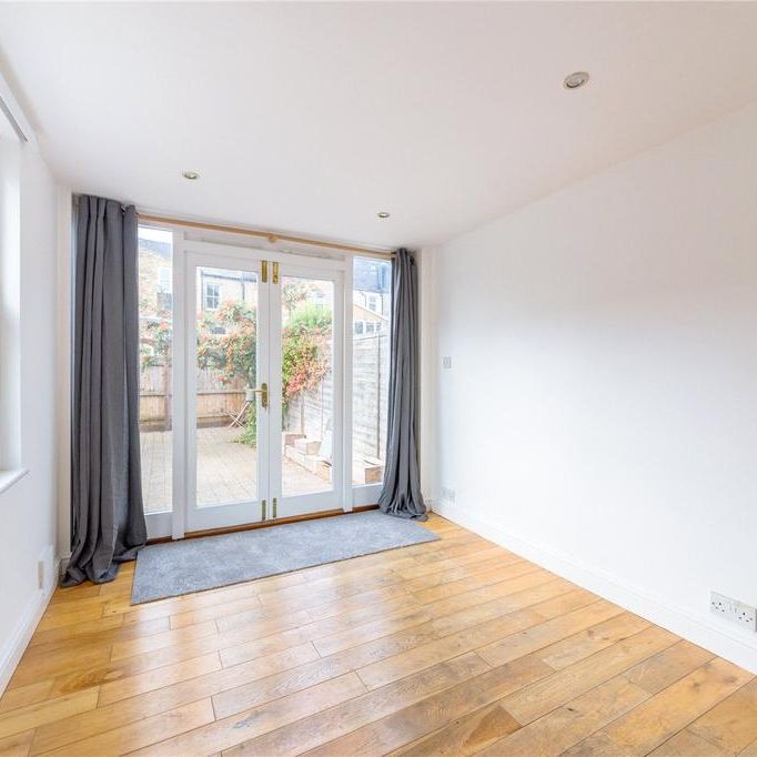 4 bedroom semi-detached house to rent - Photo 1