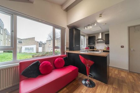 1 bedroom in a house share to rent - Photo 4