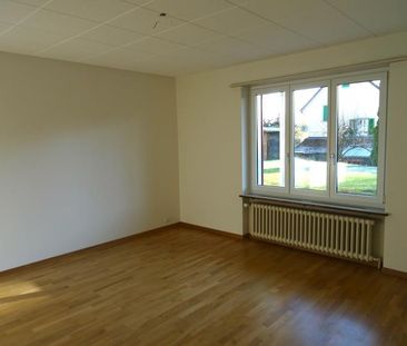 2.5-Zimmerwohnung mit Sitzplatz in Wallisellen - Photo 1