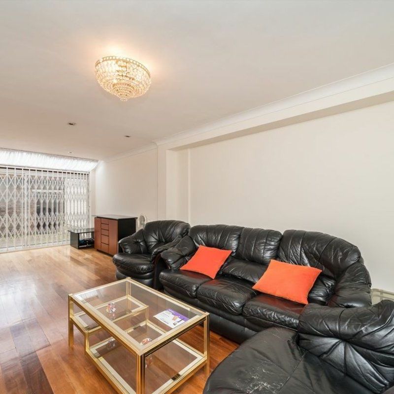 Maple Mews, Kilburn Park, NW6 - Photo 1