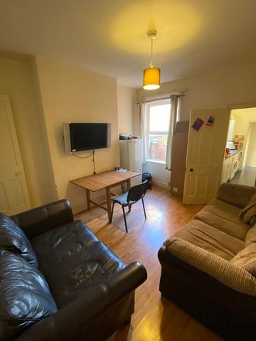 17 Arthur Street - College Side & 4 Double Rooms Loughborough - Photo 4