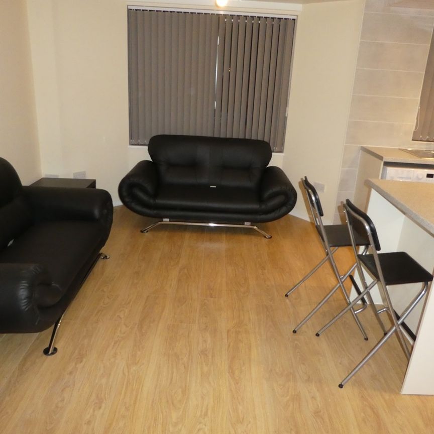 2 Bed Flat, Milnpark Gardens, G41 - Photo 1