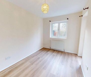 4 bedroom semi-detached house to rent - Photo 1