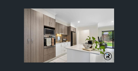 🌟 LUXURY LIVING IN RIVERSTONE CROSSING – 4-BED FAMILY HOME 🌟 - Photo 3