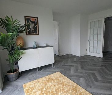 2 Bed Flat, Harlinger Street, SE18 - Photo 4